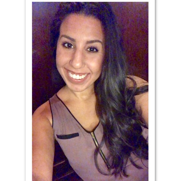 Meet your Posher, Nadia - Picture 1 of 1